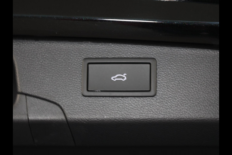 Volkswagen Passat Variant 1.5 eHybrid R-Line Edition 272PK PHEV | Panorama dak | Harman Kardon geluidsinstallatie | Trekhaak | Black style |