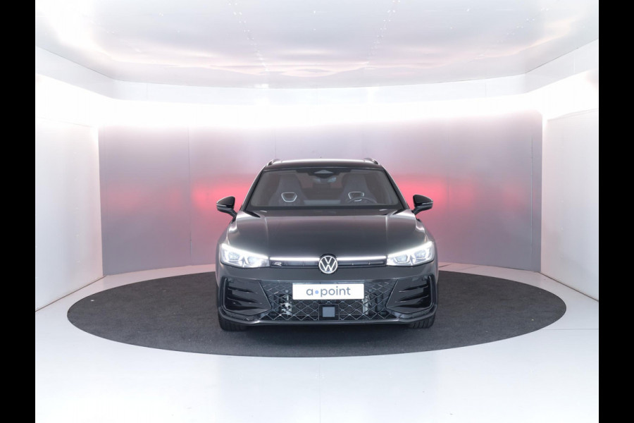 Volkswagen Passat Variant 1.5 eHybrid R-Line Edition 272PK PHEV | Panorama dak | Harman Kardon geluidsinstallatie | Trekhaak | Black style |