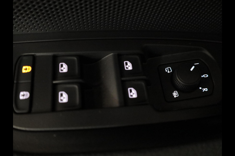 Škoda Kodiaq 1.5 TSI MHEV Business Edition 7p. 150 pk Automaat (DSG) | Verlengde garantie | Navigatie | Panoramadak | Trekhaak (wegklapbaar) | Parkeersensoren | Achteruitrijcamera | Matrix LED koplampen |