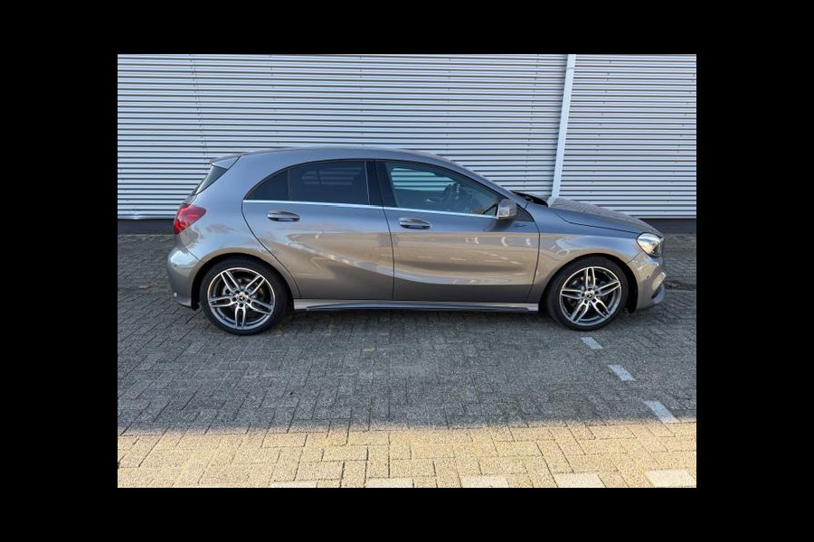 Mercedes-Benz A-Klasse 180 Ambition AMG-Line ,Navigatie, Xenon/Led, Lm velgen, afn.Trekhaak,