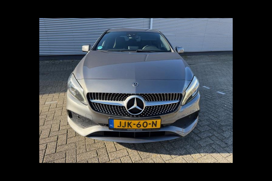 Mercedes-Benz A-Klasse 180 Ambition AMG-Line ,Navigatie, Xenon/Led, Lm velgen, afn.Trekhaak,