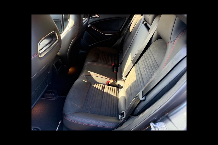 Mercedes-Benz A-Klasse 180 Ambition AMG-Line ,Navigatie, Xenon/Led, Lm velgen, afn.Trekhaak,