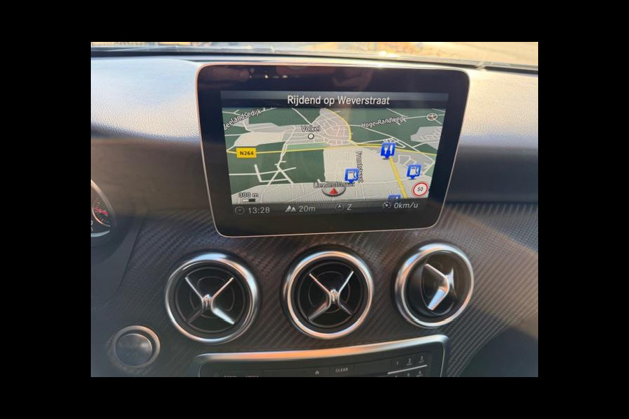 Mercedes-Benz A-Klasse 180 Ambition AMG-Line ,Navigatie, Xenon/Led, Lm velgen, afn.Trekhaak,