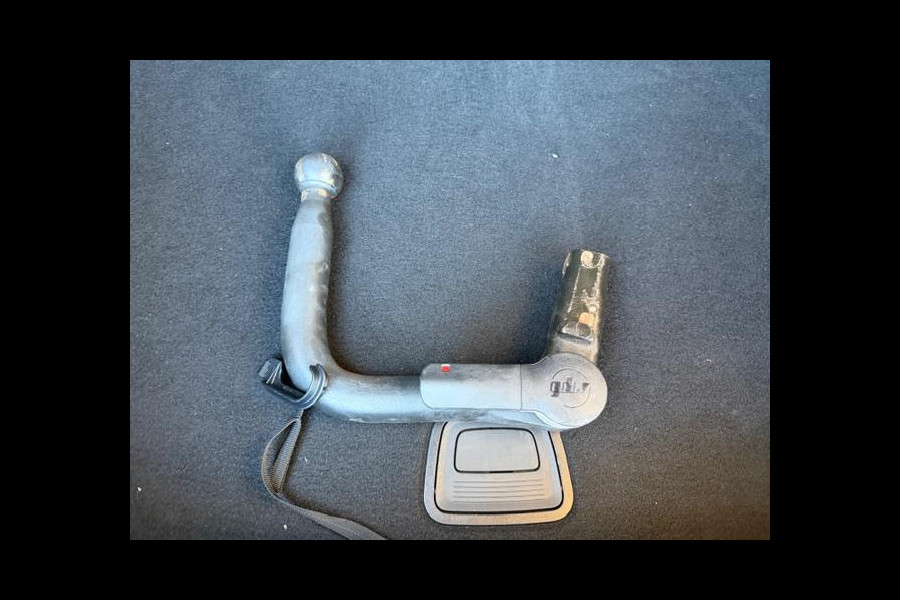 Mercedes-Benz A-Klasse 180 Ambition AMG-Line ,Navigatie, Xenon/Led, Lm velgen, afn.Trekhaak,