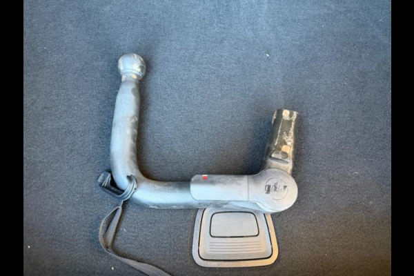 Mercedes-Benz A-Klasse 180 Ambition AMG-Line ,Navigatie, Xenon/Led, Lm velgen, afn.Trekhaak,