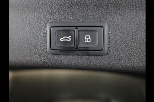 Audi A6 Avant 55 TFSI e quattro S edition 367pk | Panoramadak | Head up Display | Wegklapbare trekhaak | Adaptieve cruise controle | Parkeercamera