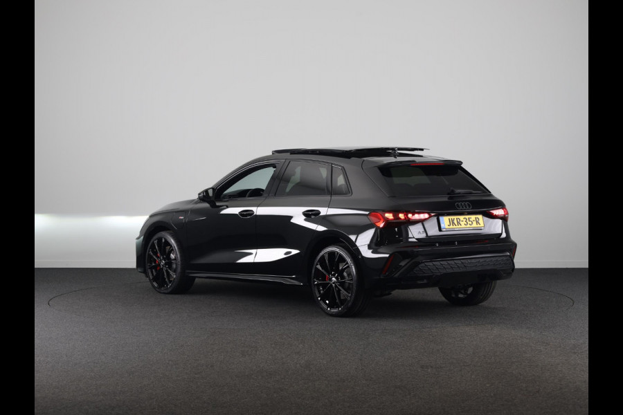 Audi A3 Sportback 45 TFSI e S edition Competition 272pk | Panoramadak | Sonos Premium Audio | 19 inch Lichtmetalen velgen | Parkeercamera