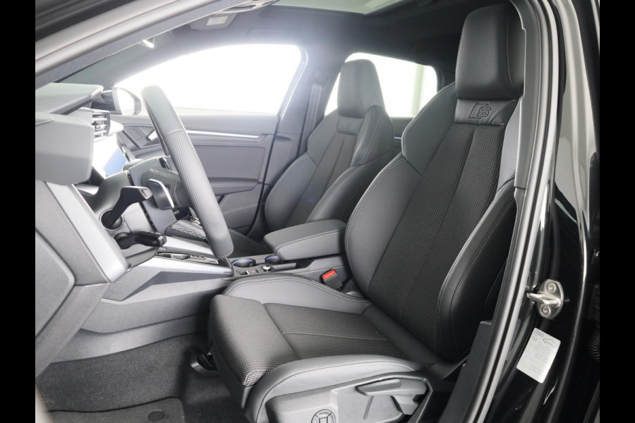 Audi A3 Sportback 45 TFSI e S edition Competition 272pk | Panoramadak | Sonos Premium Audio | 19 inch Lichtmetalen velgen | Parkeercamera