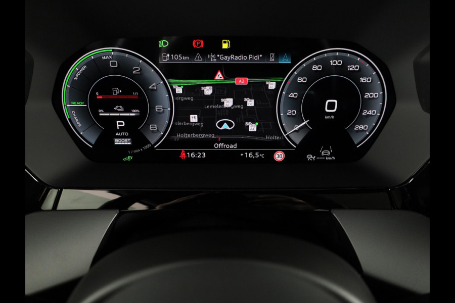 Audi A3 Sportback 45 TFSI e S edition Competition 272pk | Panoramadak | Sonos Premium Audio | 19 inch Lichtmetalen velgen | Parkeercamera