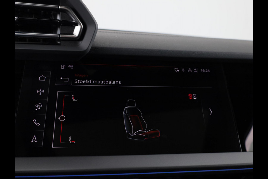 Audi A3 Sportback 45 TFSI e S edition Competition 272pk | Panoramadak | Sonos Premium Audio | 19 inch Lichtmetalen velgen | Parkeercamera