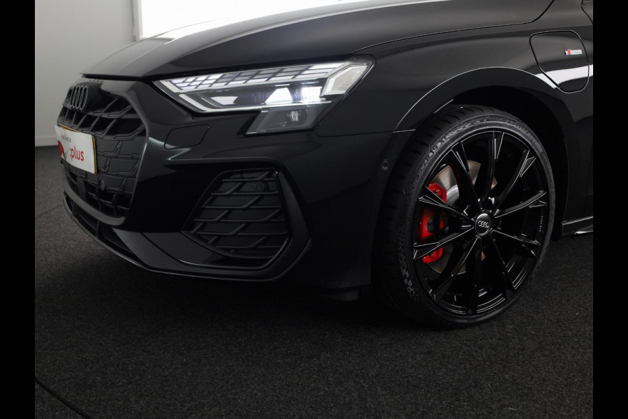 Audi A3 Sportback 45 TFSI e S edition Competition 272pk | Panoramadak | Sonos Premium Audio | 19 inch Lichtmetalen velgen | Parkeercamera