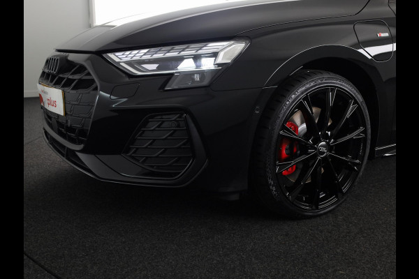 Audi A3 Sportback 45 TFSI e S edition Competition 272pk | Panoramadak | Sonos Premium Audio | 19 inch Lichtmetalen velgen | Parkeercamera
