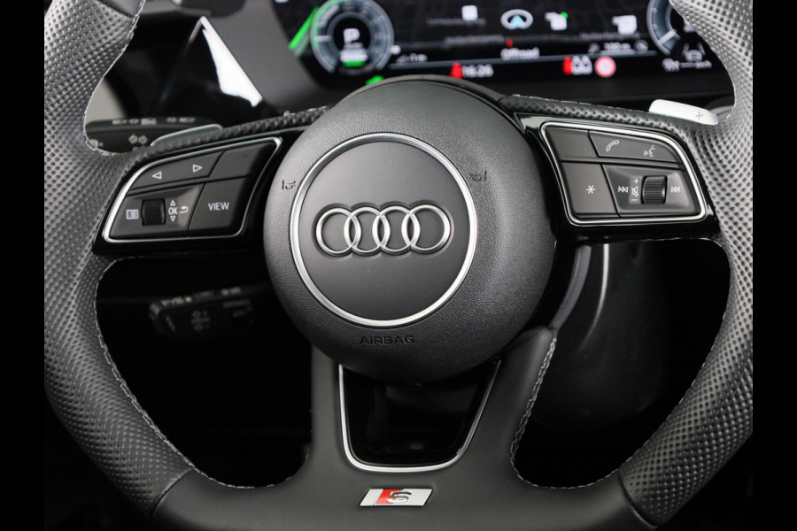 Audi A3 Sportback 45 TFSI e S edition Competition 272pk | Panoramadak | Sonos Premium Audio | 19 inch Lichtmetalen velgen | Parkeercamera