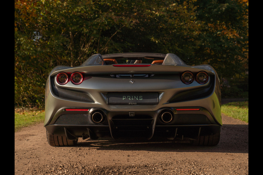 Ferrari F8 Spider 3.9 V8 HELE | Atelier Car | Grigio Coburn | Daytona Racing Seats | Lift | Pass. display