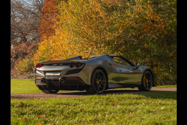 Ferrari F8 Spider 3.9 V8 HELE | Atelier Car | Grigio Coburn | Daytona Racing Seats | Lift | Pass. display