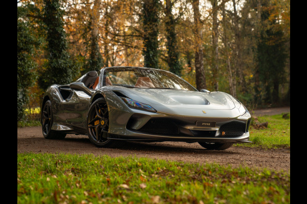 Ferrari F8 Spider 3.9 V8 HELE | Atelier Car | Grigio Coburn | Daytona Racing Seats | Lift | Pass. display