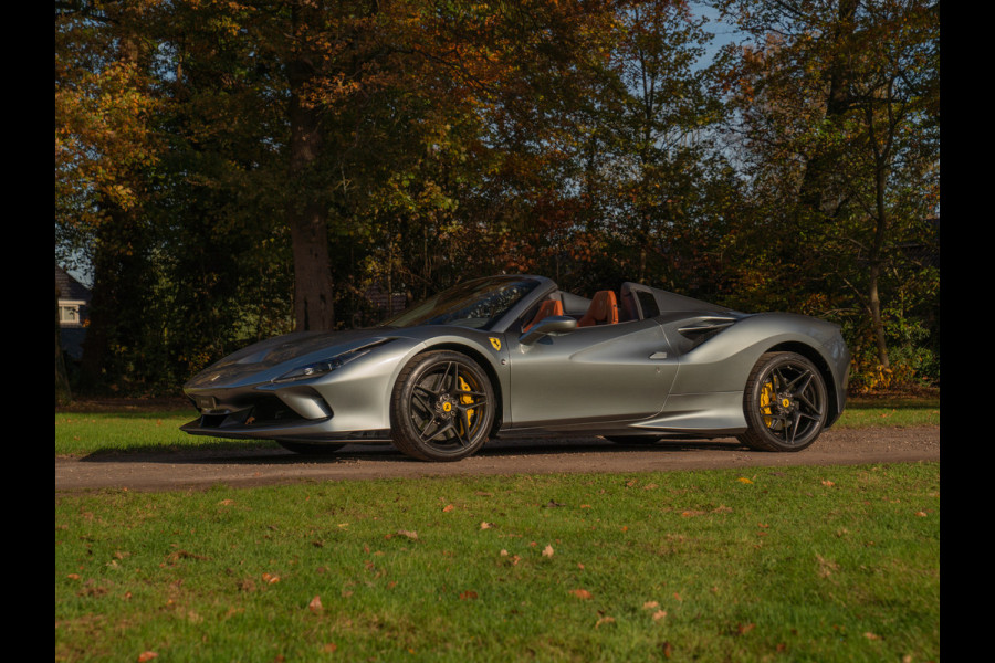 Ferrari F8 Spider 3.9 V8 HELE | Atelier Car | Grigio Coburn | Daytona Racing Seats | Lift | Pass. display