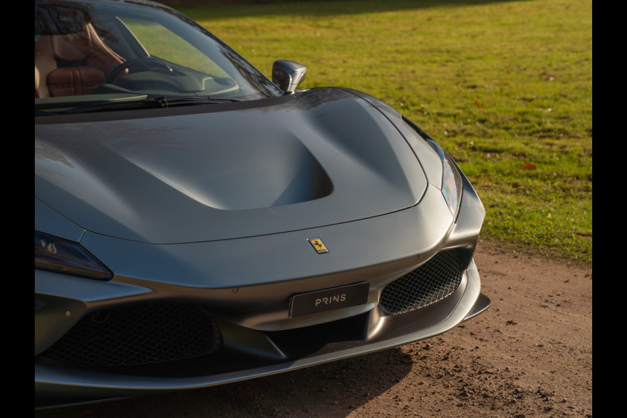 Ferrari F8 Spider 3.9 V8 HELE | Atelier Car | Grigio Coburn | Daytona Racing Seats | Lift | Pass. display