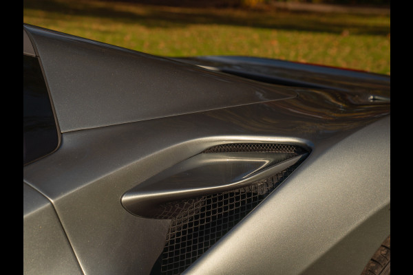 Ferrari F8 Spider 3.9 V8 HELE | Atelier Car | Grigio Coburn | Daytona Racing Seats | Lift | Pass. display