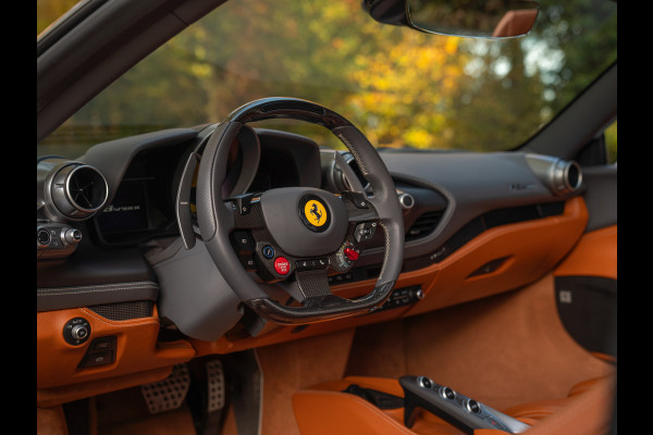 Ferrari F8 Spider 3.9 V8 HELE | Atelier Car | Grigio Coburn | Daytona Racing Seats | Lift | Pass. display