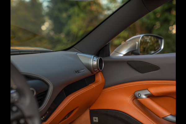 Ferrari F8 Spider 3.9 V8 HELE | Atelier Car | Grigio Coburn | Daytona Racing Seats | Lift | Pass. display