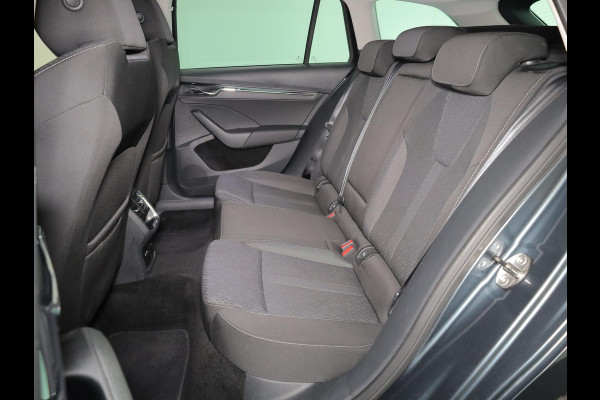 Škoda Octavia Combi 1.4 TSI iV PHEV Business Edition Plus 204pk| Navi| trekhaak| 18'LM-velgen |verwarmde stln+voorruit