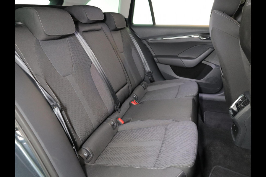 Škoda Octavia Combi 1.4 TSI iV PHEV Business Edition Plus 204pk| Navi| trekhaak| 18'LM-velgen |verwarmde stln+voorruit