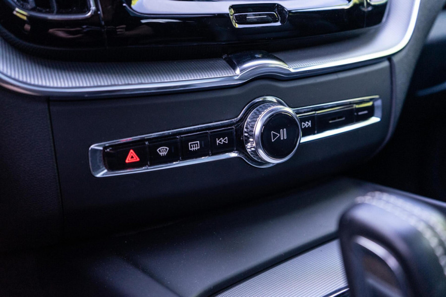 Volvo XC60 2.0 B4 R-Design Pano / Camera / Memory