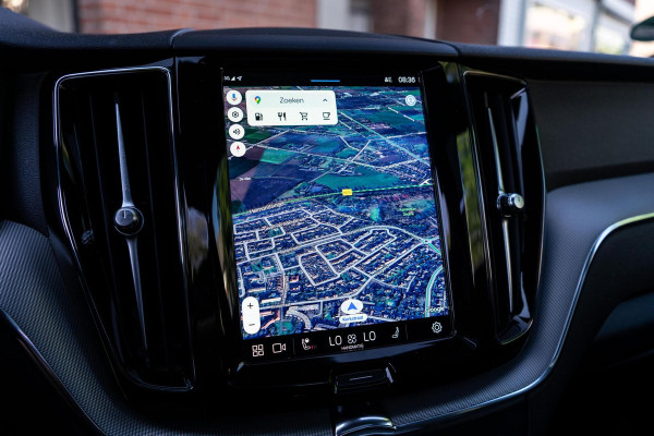 Volvo XC60 2.0 B4 R-Design Pano / Camera / Memory