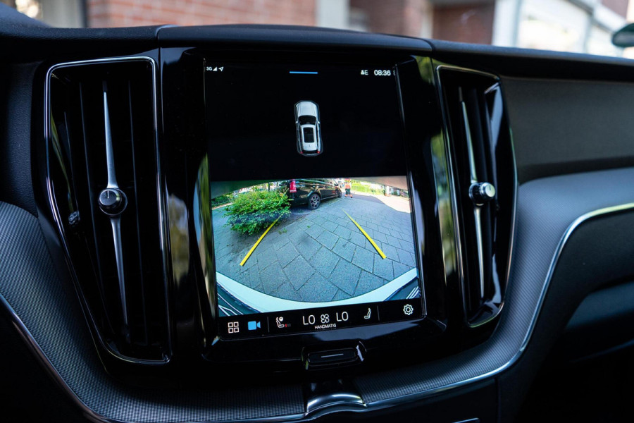 Volvo XC60 2.0 B4 R-Design Pano / Camera / Memory