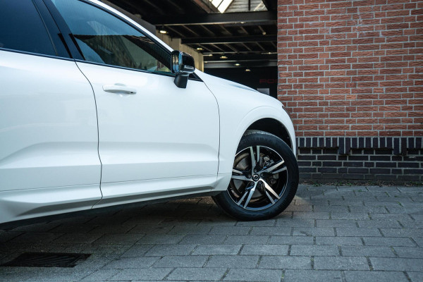 Volvo XC60 2.0 B4 R-Design Pano / Camera / Memory