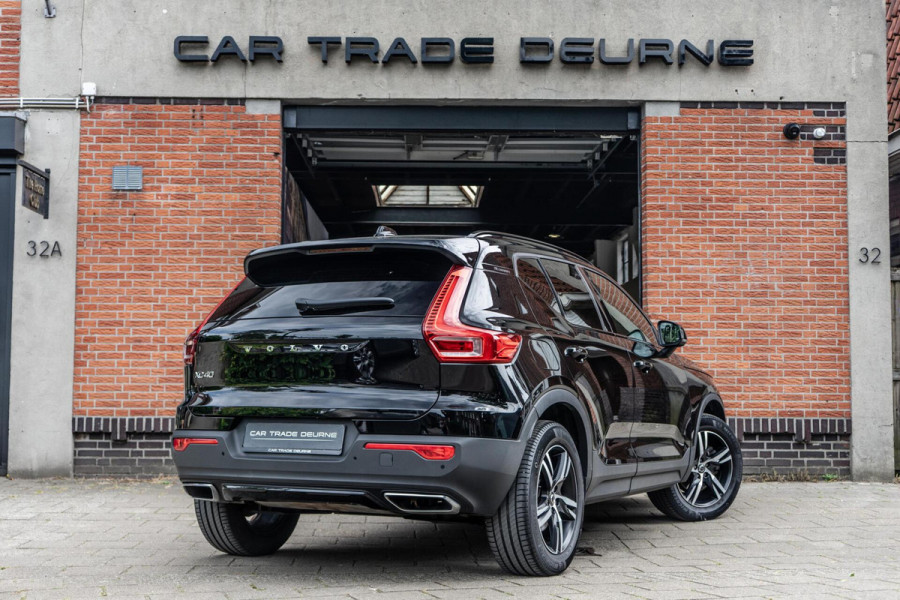 Volvo XC40 2.0 T4 R-Design Pano / H&K / Trekhaak