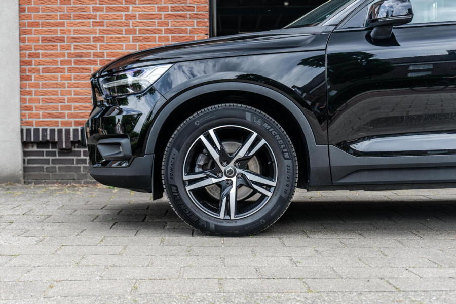 Volvo XC40 2.0 T4 R-Design Pano / H&K / Trekhaak