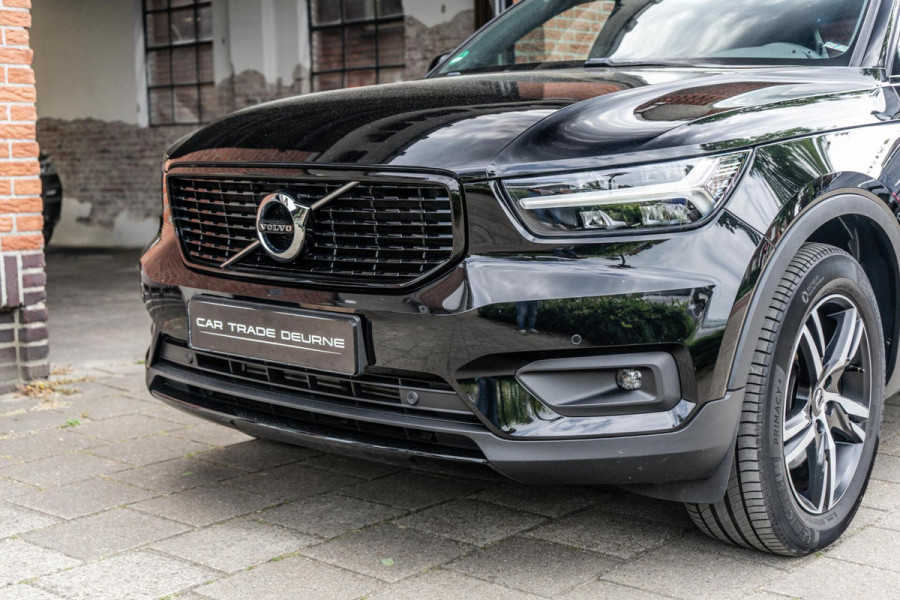 Volvo XC40 2.0 T4 R-Design Pano / H&K / Trekhaak