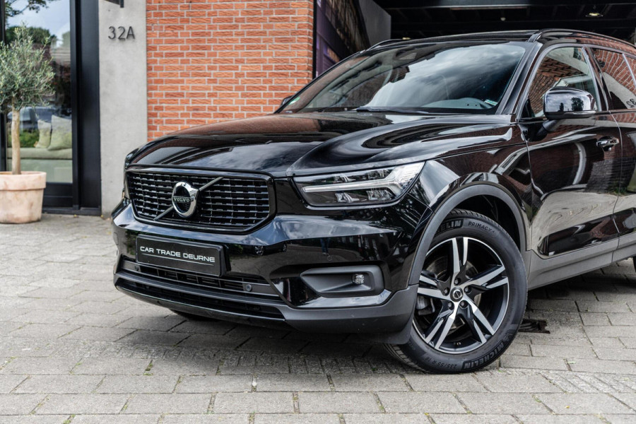 Volvo XC40 2.0 T4 R-Design Pano / H&K / Trekhaak