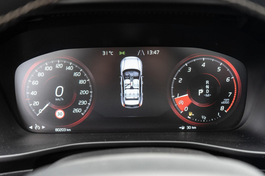 Volvo XC40 2.0 T4 R-Design Pano / H&K / Trekhaak