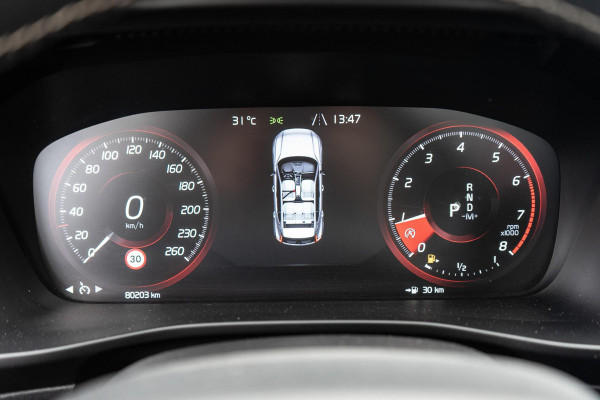 Volvo XC40 2.0 T4 R-Design Pano / H&K / Trekhaak