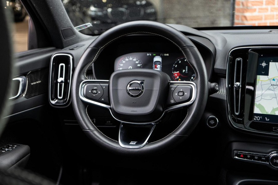 Volvo XC40 2.0 T4 R-Design Pano / H&K / Trekhaak