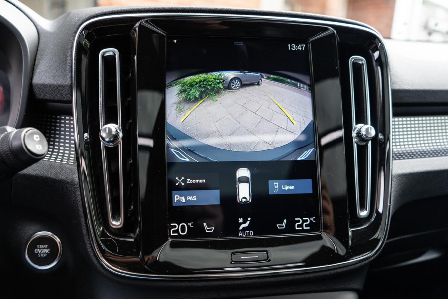 Volvo XC40 2.0 T4 R-Design Pano / H&K / Trekhaak