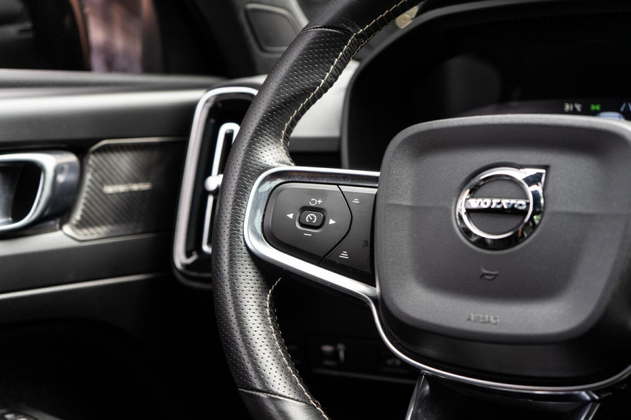Volvo XC40 2.0 T4 R-Design Pano / H&K / Trekhaak