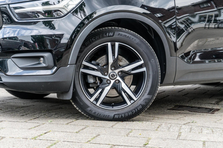 Volvo XC40 2.0 T4 R-Design Pano / H&K / Trekhaak