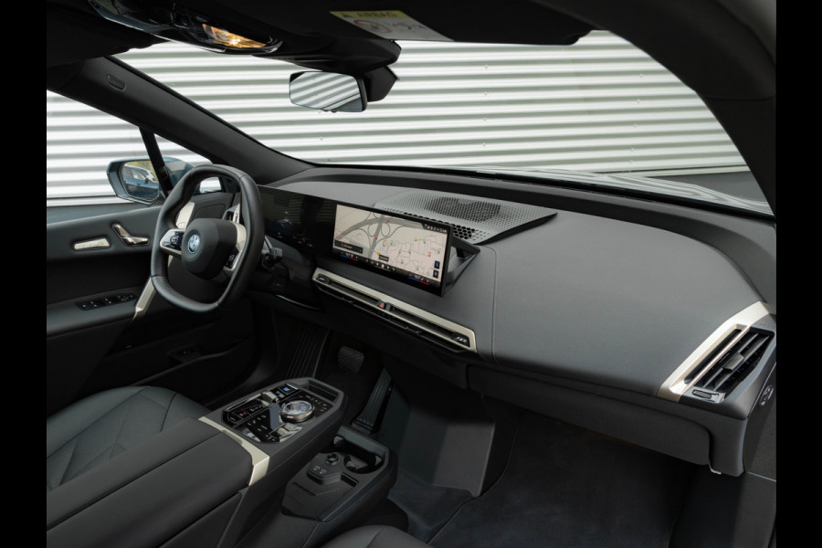 BMW iX xDrive50 - 112 kWh - Sportpakket - Driving Ass Prof - Head-up