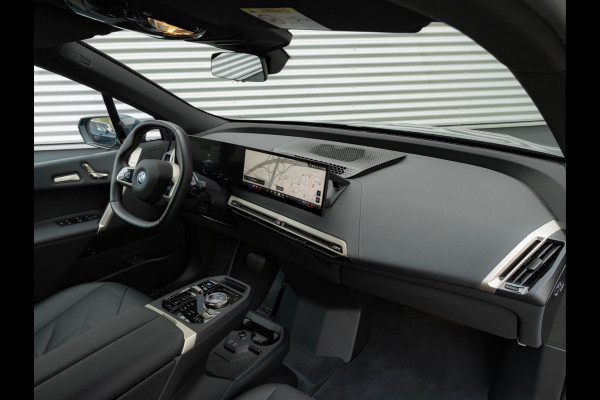 BMW iX xDrive50 - 112 kWh - Sportpakket - Driving Ass Prof - Head-up