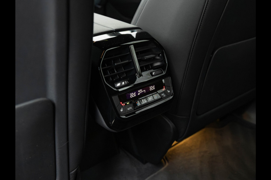 BMW iX xDrive50 - 112 kWh - Sportpakket - Driving Ass Prof - Head-up