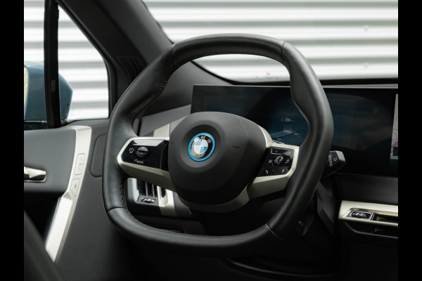BMW iX xDrive50 - 112 kWh - Sportpakket - Driving Ass Prof - Head-up