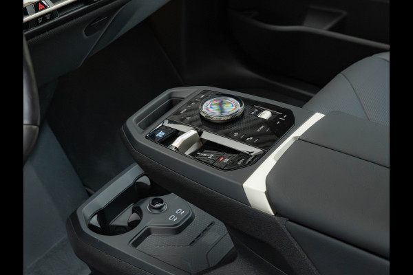 BMW iX xDrive50 - 112 kWh - Sportpakket - Driving Ass Prof - Head-up