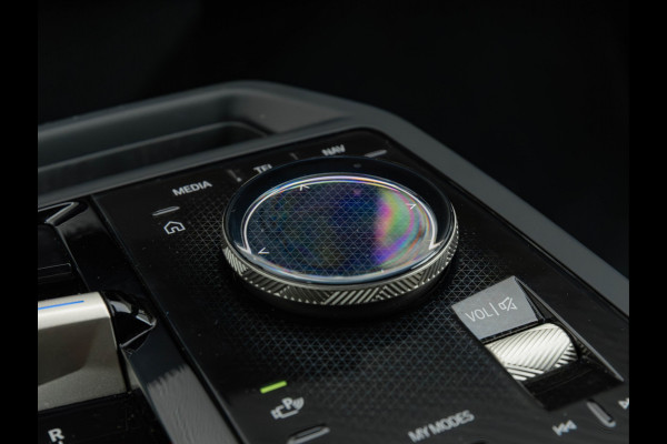 BMW iX xDrive50 - 112 kWh - Sportpakket - Driving Ass Prof - Head-up