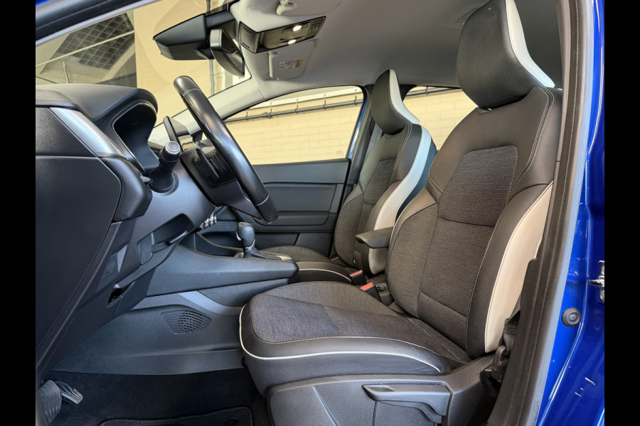 Renault Captur 1.3 TCe AUT 130 Intens | Groot Navi | Carplay | 17" | Stoelverwarming | Camera | PDC V+A | Keyless | 100% Renault onderhouden!