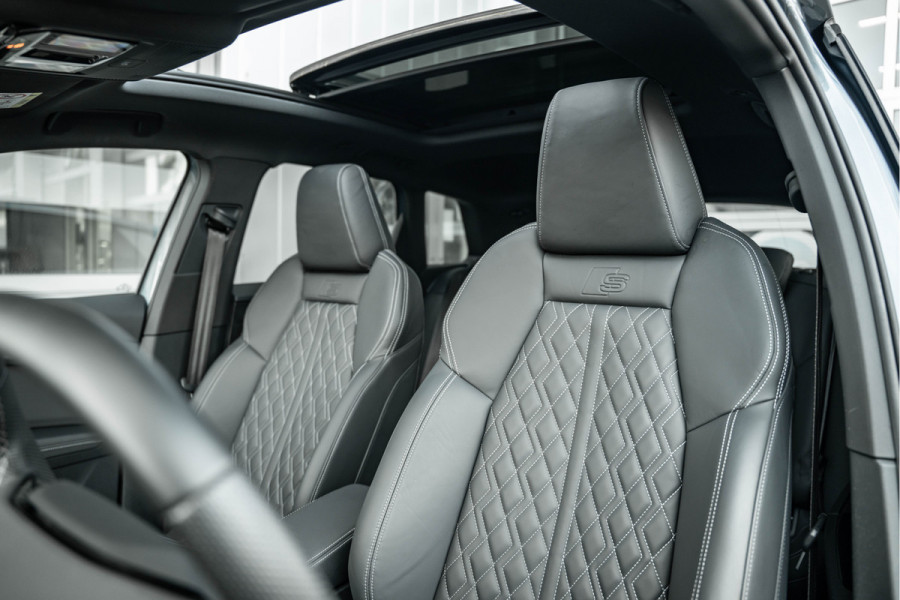 Audi Q4 e-tron 50 quattro S edition 77 kWh Matrix, ACC, Panorama, trekhaak