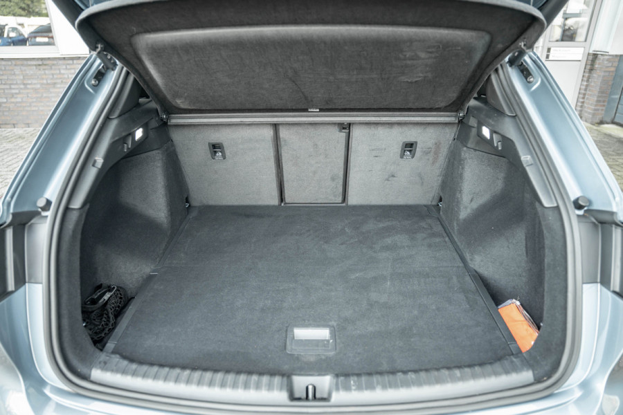 Audi Q4 e-tron 50 quattro S edition 77 kWh Matrix, ACC, Panorama, trekhaak